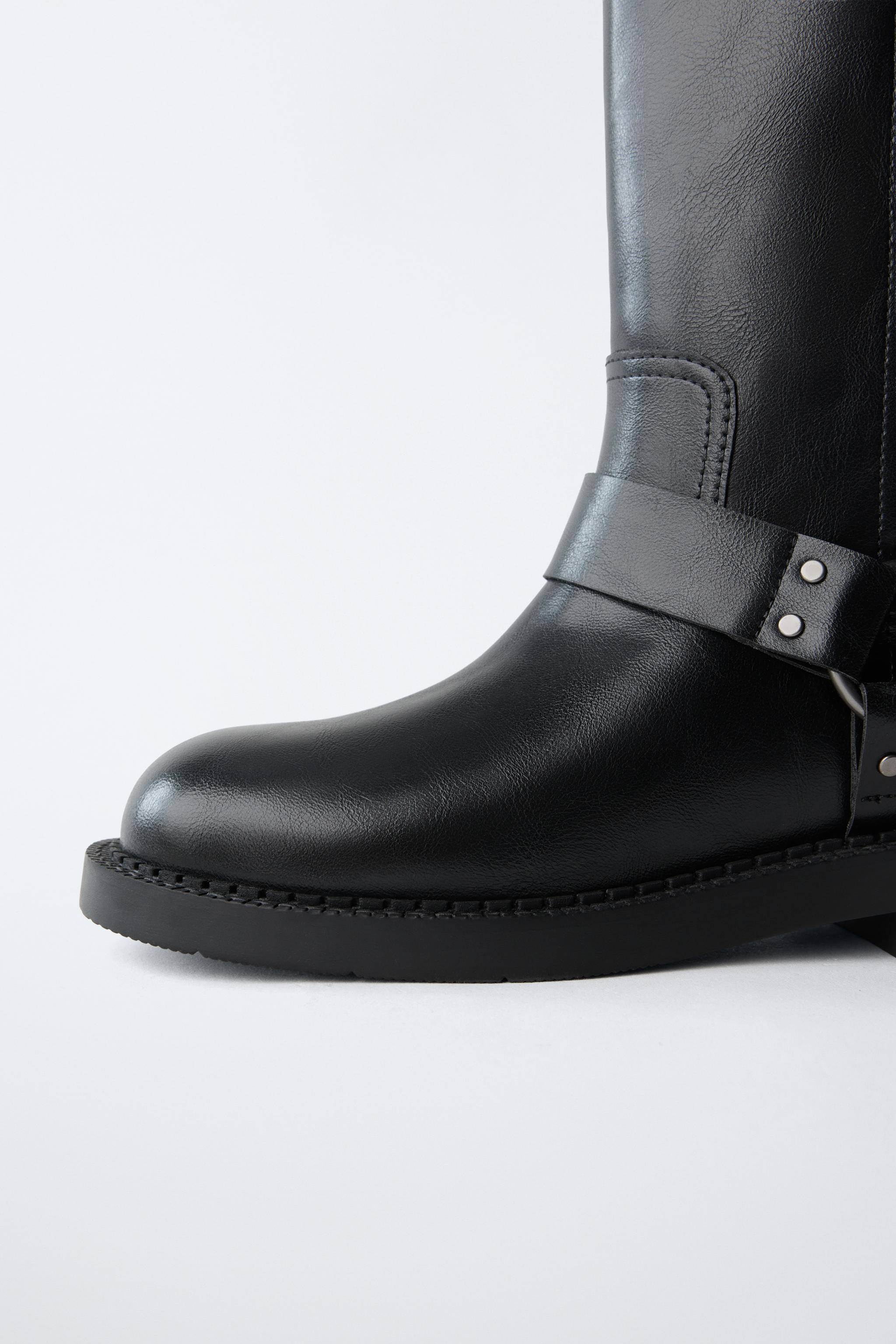 BOTTES À BOUCLES